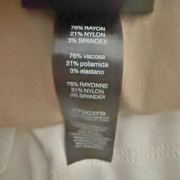 CHICO'S | So Slimming Khaki Crop Pants Pull On Slim Pants | Size 2.5 (Large, 14) - Picture 7 of 7